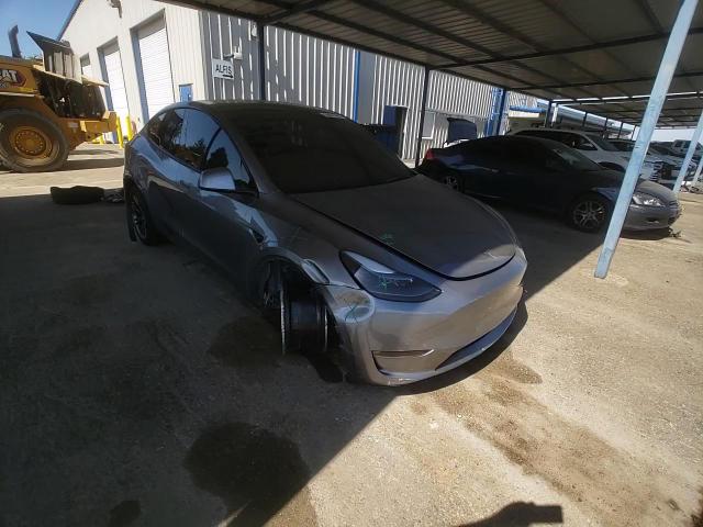 2025 Tesla Model Y VIN: 7SAYGDEE9SF240505 Lot: 60691095