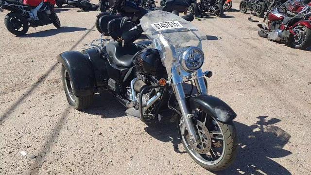 2016 Harley-Davidson Flrt Free Wheeler VIN: 1HD1MCM18GB852784 Lot: 61457515