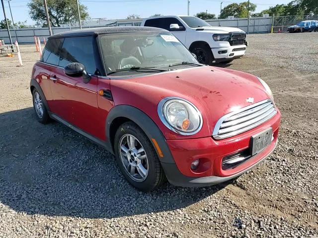 2011 Mini Cooper VIN: WMWSU3C58BT183765 Lot: 63061405