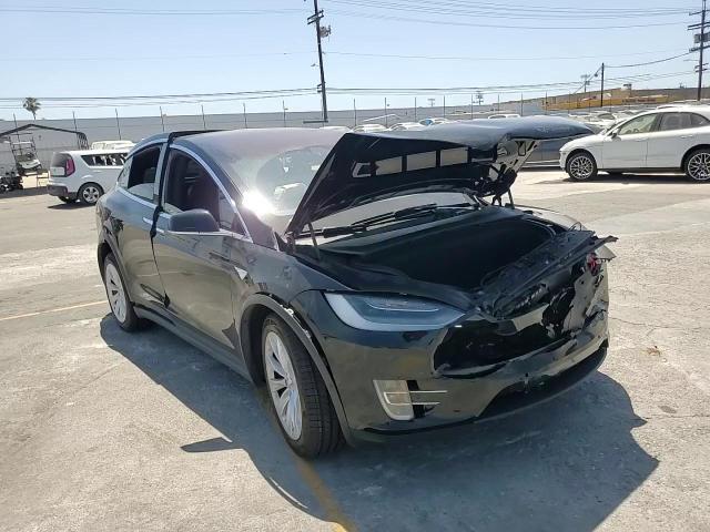 2020 Tesla Model X VIN: 5YJXCBE29LF305076 Lot: 61485655