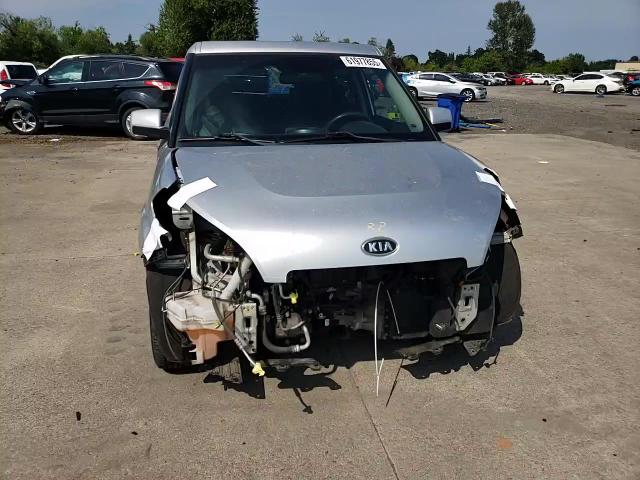 2012 Kia Soul VIN: KNDJT2A58C7463811 Lot: 61977855