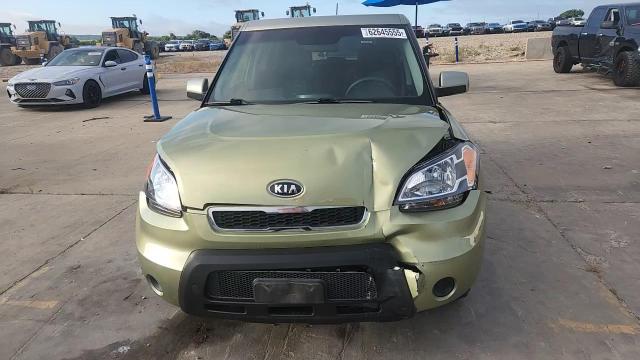 2011 Kia Soul + VIN: KNDJT2A20B7212317 Lot: 62645555