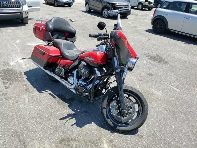 2010 Harley-Davidson Flhtk VIN: 1HD1KEM16AB647294 Lot: 61529015