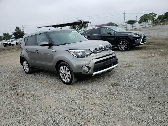 2018 Kia Soul + VIN: KNDJP3A55J7585999 Lot: 62793615