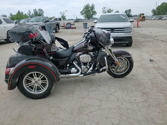 2011 Harley-Davidson Flhtcutg VIN: 1HD1MAM13BB851748 Lot: 59120175