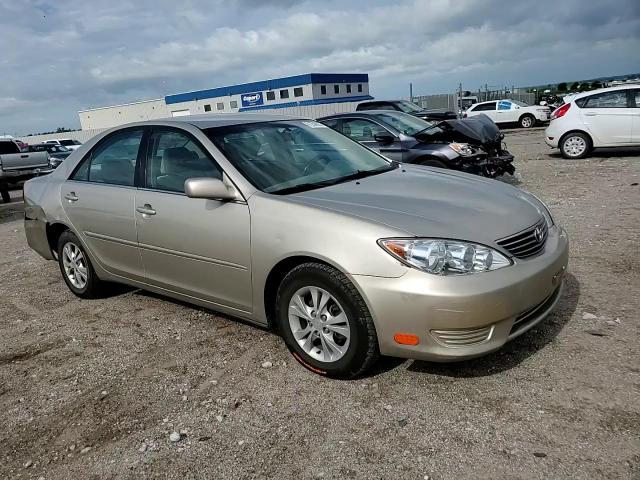 2005 Toyota Camry Le VIN: 4T1BF32K75U094235 Lot: 61254605