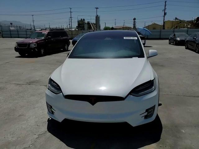 2018 Tesla Model X VIN: 5YJXCBE40JF136127 Lot: 60986185