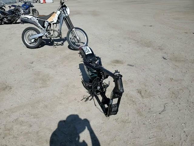 1999 Harley-Davidson Xl883 Hugger VIN: 1HD4CEM33XK123640 Lot: 62844695