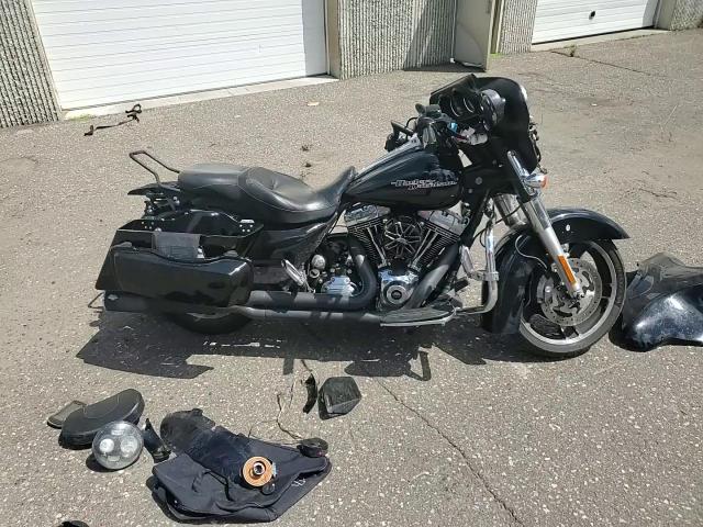 2013 Harley-Davidson Flhx Street Glide VIN: 1HD1KBM11DB617106 Lot: 62067885