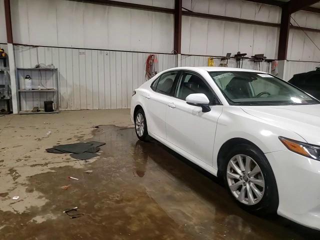 2020 Toyota Camry Le VIN: 4T1C11AK1LU868890 Lot: 61330265