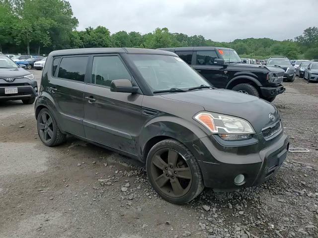 2011 Kia Soul + VIN: KNDJT2A29B7239712 Lot: 62311575
