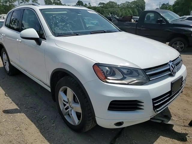 2014 Volkswagen Touareg V6 VIN: WVGEF9BP2ED013735 Lot: 62924835