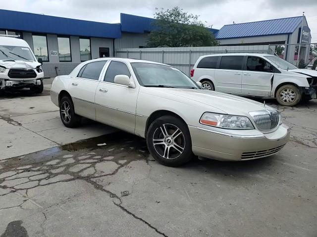 2006 Lincoln Town Car Designer VIN: 1LNHM83V26Y632274 Lot: 62811015