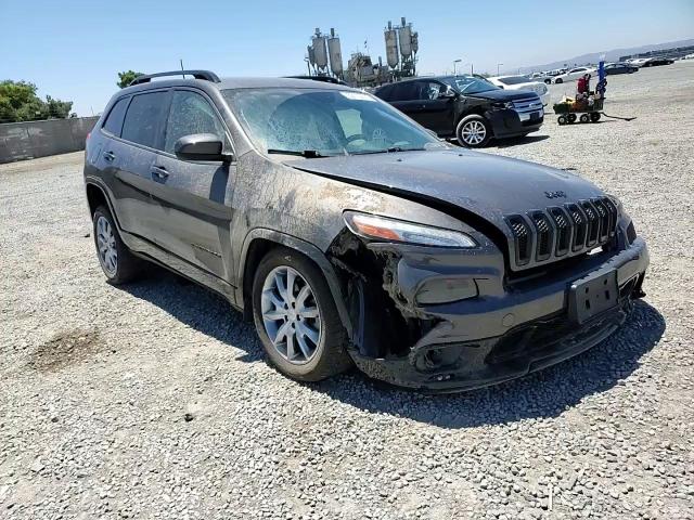 2018 Jeep Cherokee Latitude VIN: 1C4PJLCB1JD589063 Lot: 63110515