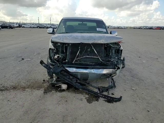 2001 Chevrolet Silverado C1500 VIN: 2GCEC19T411174823 Lot: 62458345