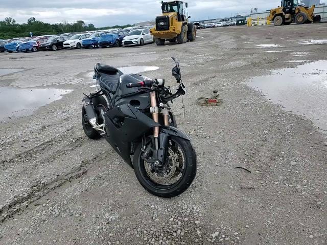 2005 Suzuki Gsx-R1000 VIN: JS1GT76A352105054 Lot: 61567875