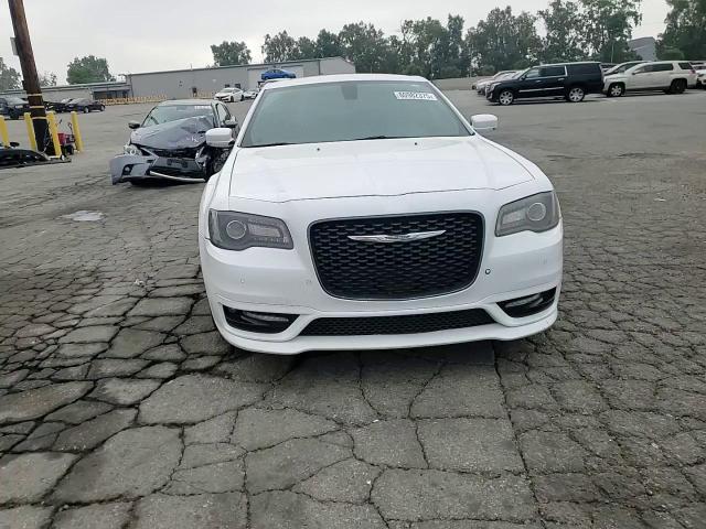 2018 Chrysler 300 S VIN: 2C3CCABG9JH244526 Lot: 60982375
