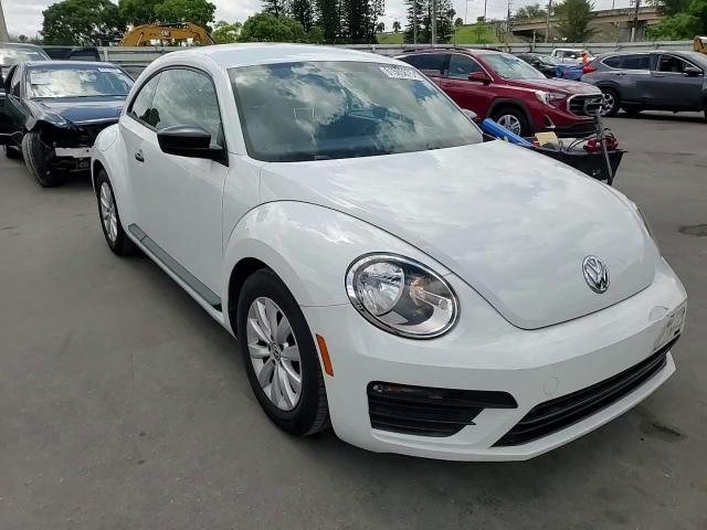 2018 Volkswagen Beetle S VIN: 3VWFD7AT0JM725061 Lot: 61505875