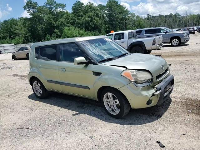 2010 Kia Soul + VIN: KNDJT2A25A7124068 Lot: 61466525