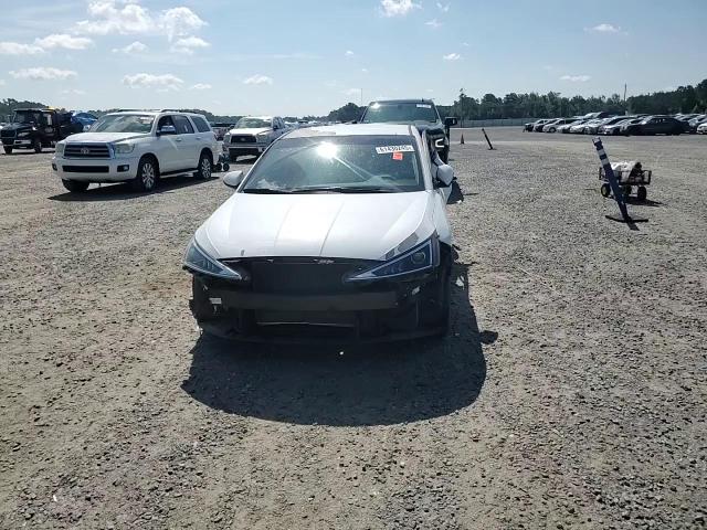 2019 Hyundai Elantra Se VIN: 5NPD74LF9KH496880 Lot: 61430245
