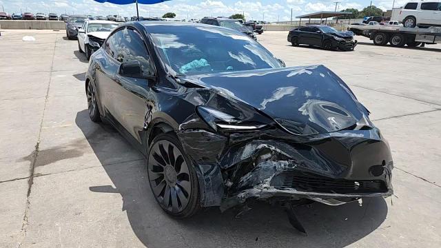2024 Tesla Model Y VIN: 7SAYGDEF3RA295399 Lot: 62844215