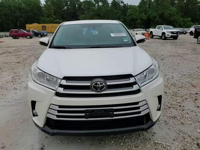 2018 Toyota Highlander Le VIN: 5TDZZRFH2JS241099 Lot: 59295515
