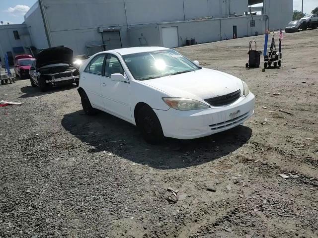 2002 Toyota Camry Le VIN: 4T1BE32K32U016906 Lot: 81311205