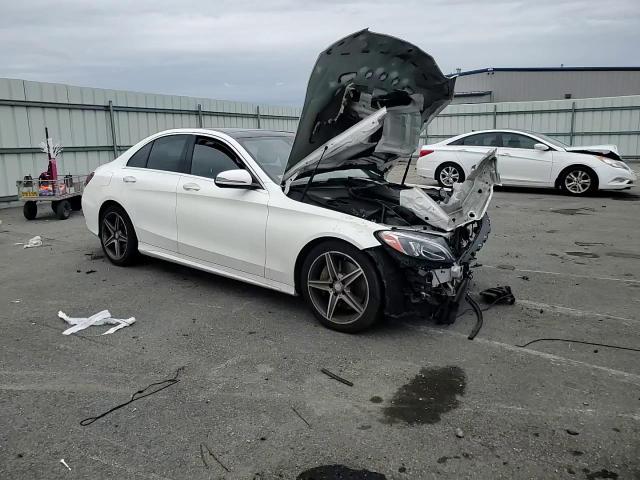 2016 Mercedes-Benz C 300 4Matic VIN: 55SWF4KB1GU124318 Lot: 62408445