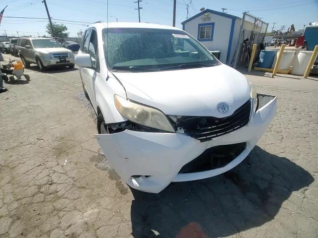 2012 Toyota Sienna Le VIN: 5TDKK3DC8CS241301 Lot: 62791895