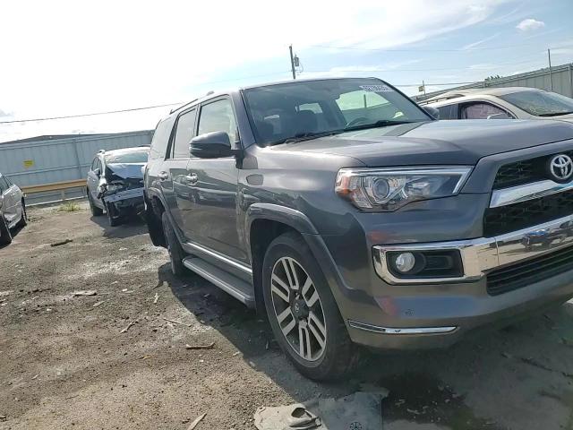 2018 Toyota 4Runner Sr5/Sr5 Premium VIN: JTEBU5JRXJ5510590 Lot: 62786435