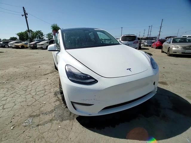 2024 Tesla Model Y VIN: 7SAYGAEE8RF108621 Lot: 61234435