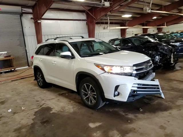 2018 Toyota Highlander Se VIN: 5TDJZRFH3JS531607 Lot: 62669485