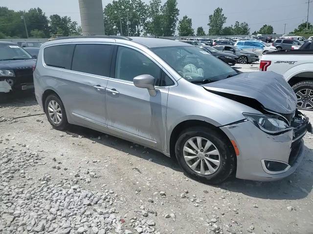2017 Chrysler Pacifica Touring L VIN: 2C4RC1BG2HR529899 Lot: 60294235