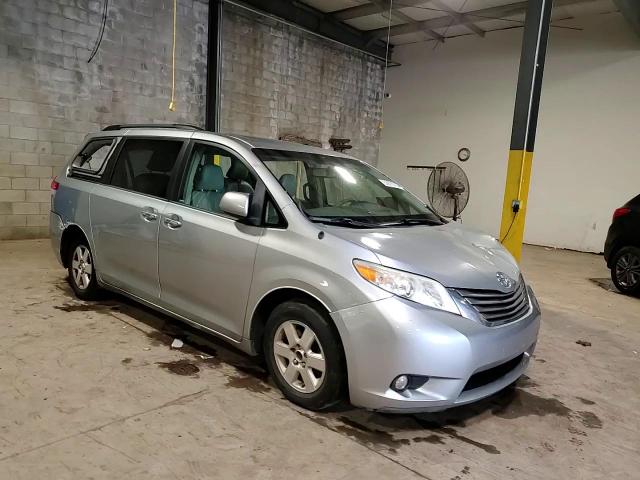 2012 Toyota Sienna Xle VIN: 5TDYK3DC5CS261256 Lot: 62870705