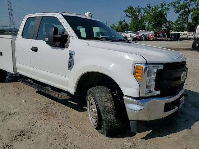 2017 Ford F350 Super Duty VIN: 1FD7X3F6XHED11176 Lot: 62476065