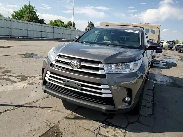 2018 Toyota Highlander Le VIN: 5TDBZRFH5JS807483 Lot: 62724915