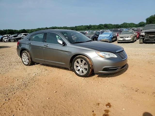2013 Chrysler 200 Lx VIN: 1C3CCBAB0DN670015 Lot: 62355975
