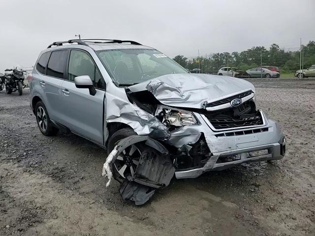 2017 Subaru Forester 2.5I Premium VIN: JF2SJAEC9HH805038 Lot: 61201495