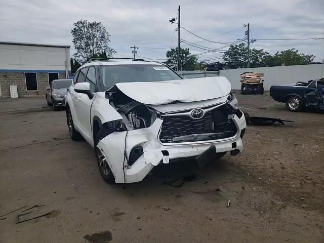2022 Toyota Highlander Xle VIN: 5TDGZRBH0NS589020 Lot: 62696015