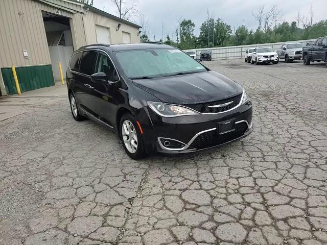 2017 Chrysler Pacifica Touring L VIN: 2C4RC1BG1HR610800 Lot: 62926435