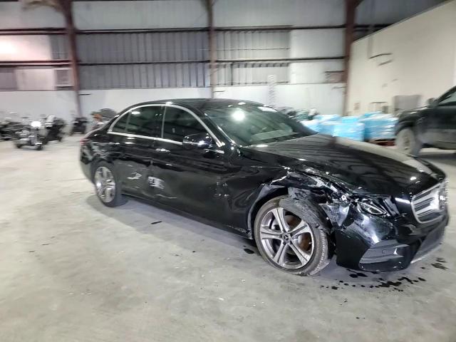 2019 Mercedes-Benz E 300 VIN: WDDZF4JB2KA617545 Lot: 59357855