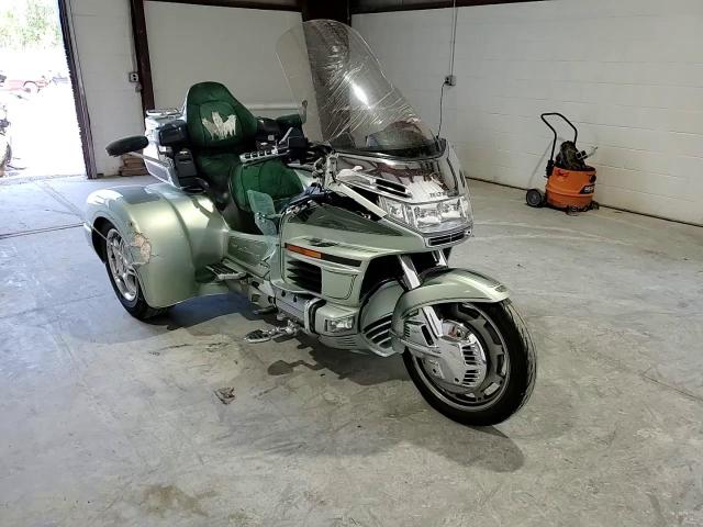 1999 Honda Gl1500 Se12 VIN: 1HFSC223XXA100250 Lot: 61621185