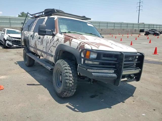 1999 Chevrolet Suburban K2500 VIN: 1GNGK26J6XJ477886 Lot: 61775675