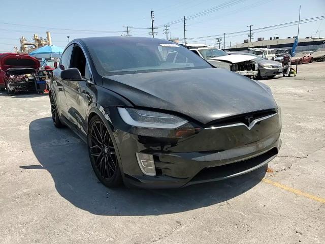 2018 Tesla Model X VIN: 5YJXCDE47JF081218 Lot: 61860705