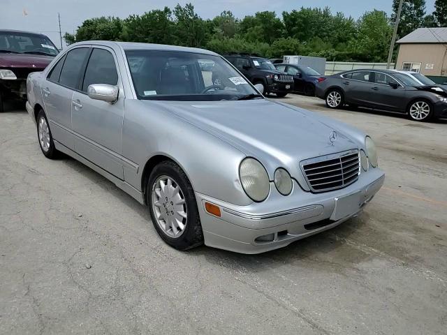 2000 Mercedes-Benz E 320 VIN: WDBJF65J4YB045304 Lot: 59443875