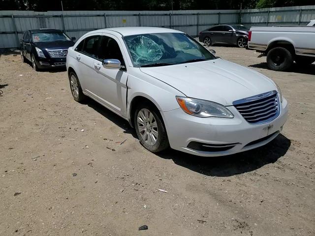2014 Chrysler 200 Lx VIN: 1C3CCBAB0EN207762 Lot: 62934835