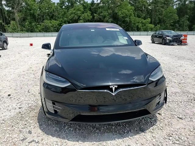 2017 Tesla Model X VIN: 5YJXCDE24HF049724 Lot: 59272965