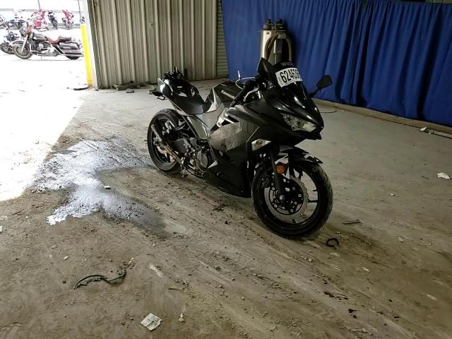 2022 Kawasaki Ex400 VIN: JKAEXKH18NDAF8991 Lot: 62463655