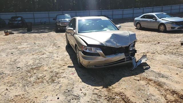 2010 Hyundai Azera Gls VIN: KMHFC4DF7AA450839 Lot: 62987885