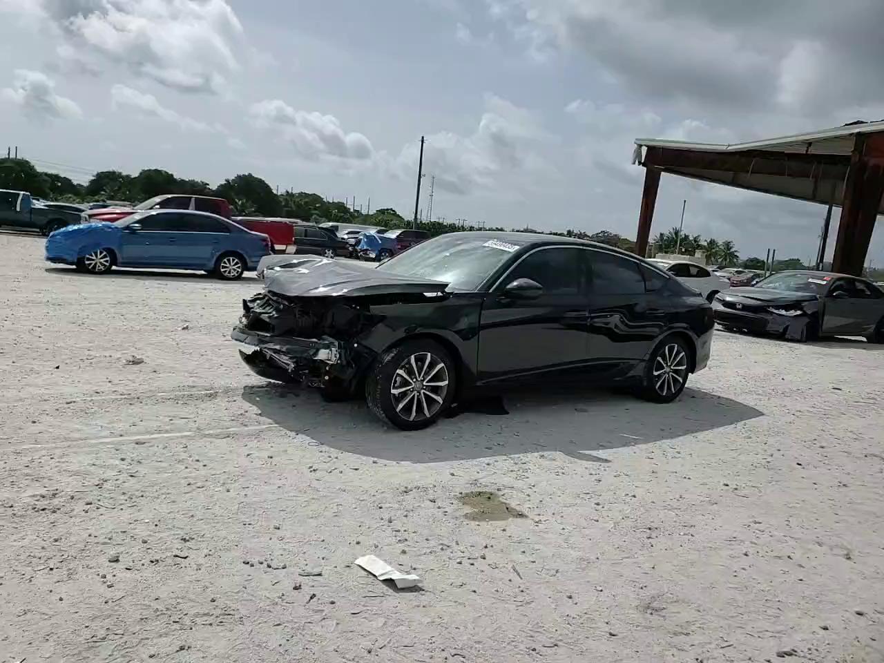 Фото: 19UDE4H28SA008653